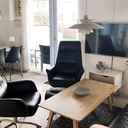 4 Person In Aeroskobing-by Traum * Ærøskøbing